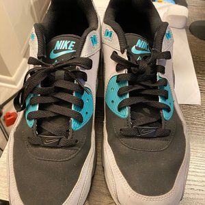 Nike Air Max 11.5 in Great condition gently worn